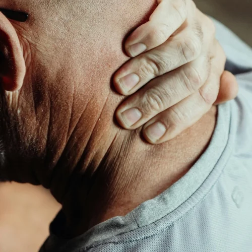 Micro-Inflammation Around the Upper Back — The Hidden Driver of Fatigue and Shoulder Heaviness